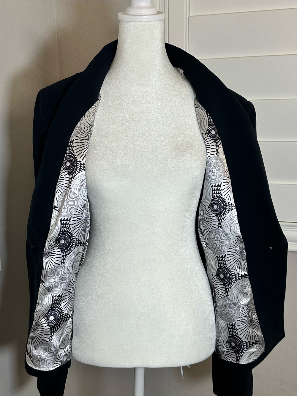 Tahari Black Blazer with Single Gold Button - Picture 4 of 6